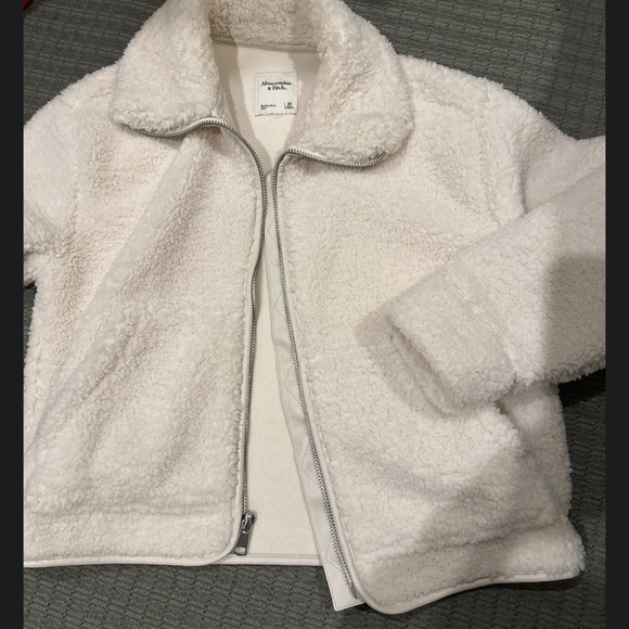 Abercrombie & Fitch Cream Sherpa Teddy Jacket. NWT - Picture 2 of 4